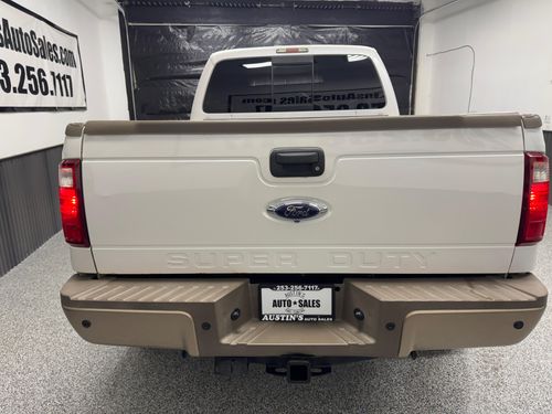 2014 Ford F-350 Super Duty Lariat Crew Cab Lower Image 2