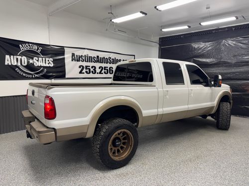 2014 Ford F-350 Super Duty Lariat Crew Cab Lower Image 3