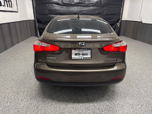 2014 Kia Forte LX Lower Image 2