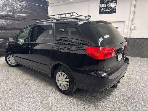 2008 Toyota Sienna LE 7-Passenger Passenger Lower Image 1