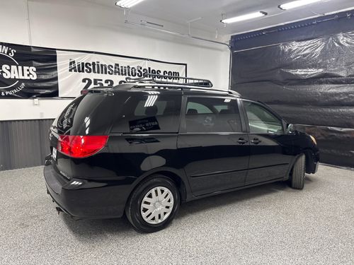 2008 Toyota Sienna LE 7-Passenger Passenger Lower Image 3