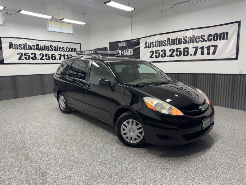 2008 Toyota Sienna LE 7-Passenger Passenger Upper Image 1