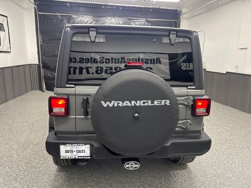 2021 Jeep Wrangler Unlimited Islander Lower Image 2