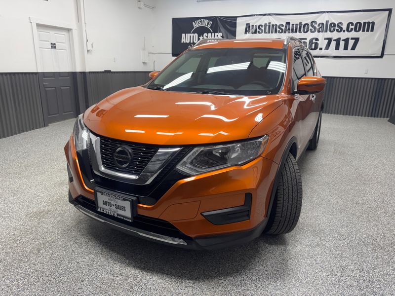 2018 Nissan Rogue Hybrid SV photo 2