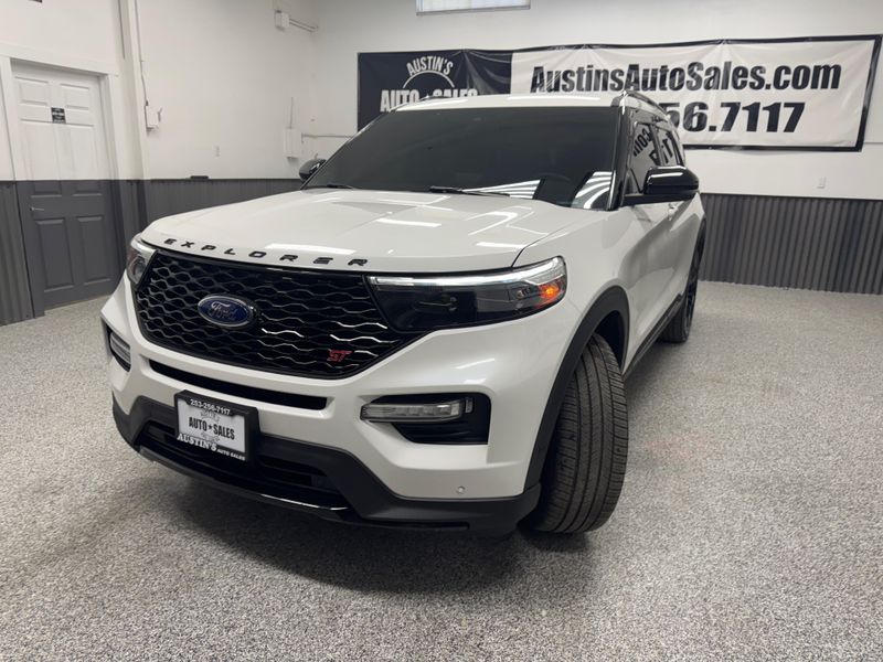 2020 Ford Explorer ST photo 2