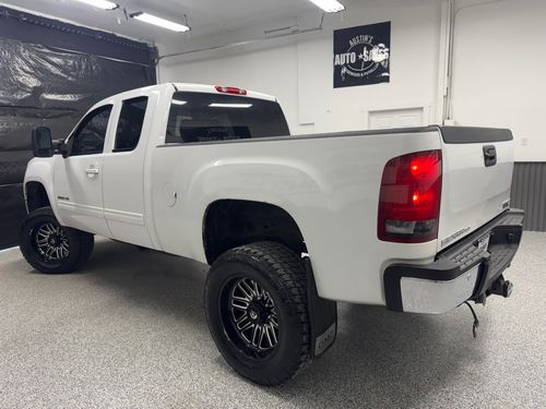 2013 GMC Sierra 2500HD SLT Extended Cab Lower Image 1