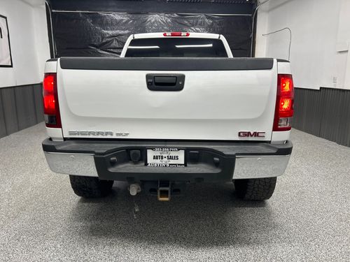 2013 GMC Sierra 2500HD SLT Lower Image 2
