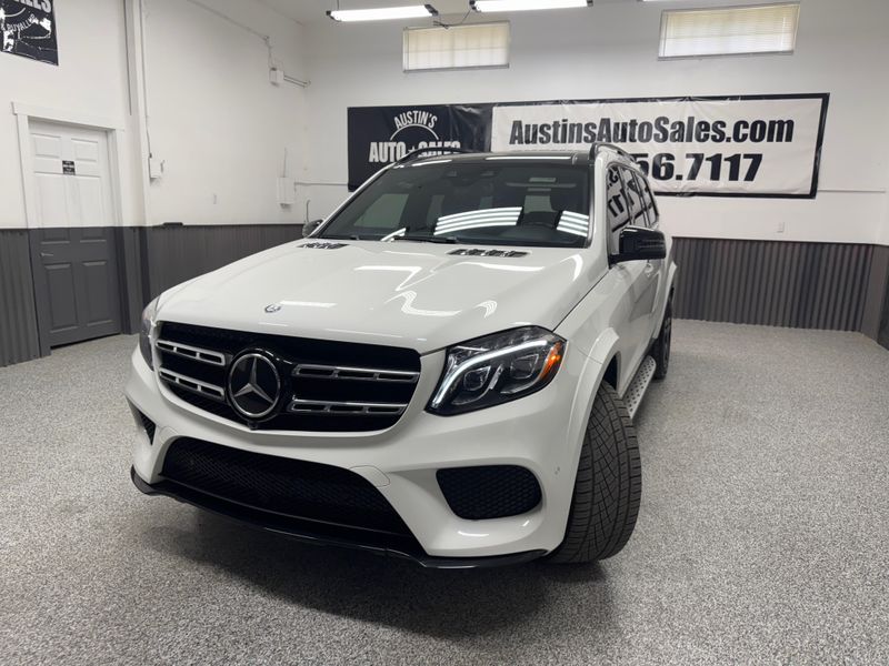 2017 Mercedes Benz GLS 550 photo 2