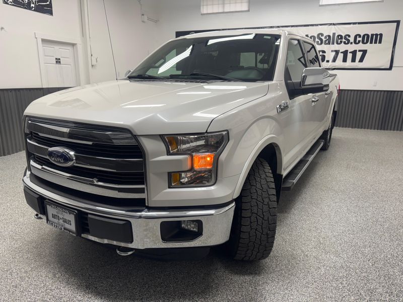 2016 Ford F-150 Lariat photo 2