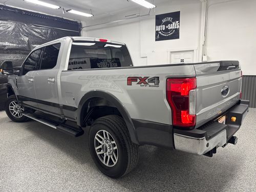 2019 Ford F-250 Super Duty Lariat Crew Cab Lower Image 1