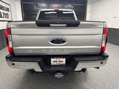 2019 Ford F-250 Super Duty Lariat Crew Cab Lower Image 2