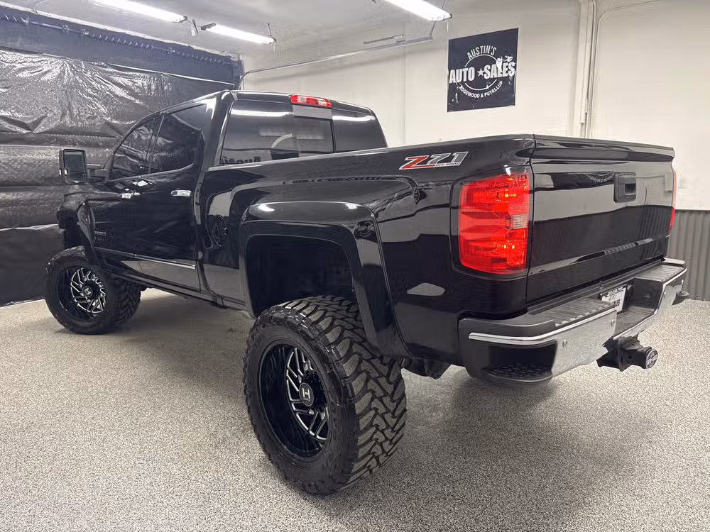 2015 Chevrolet Silverado 3500HD LTZ Crew Cab Lower Image 1