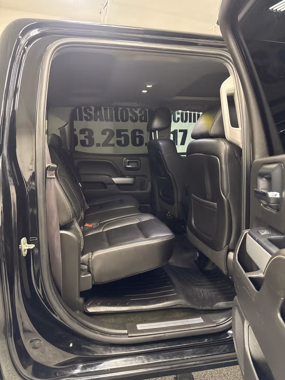 2015 Chevrolet Silverado 3500HD LTZ Crew Cab Image 11