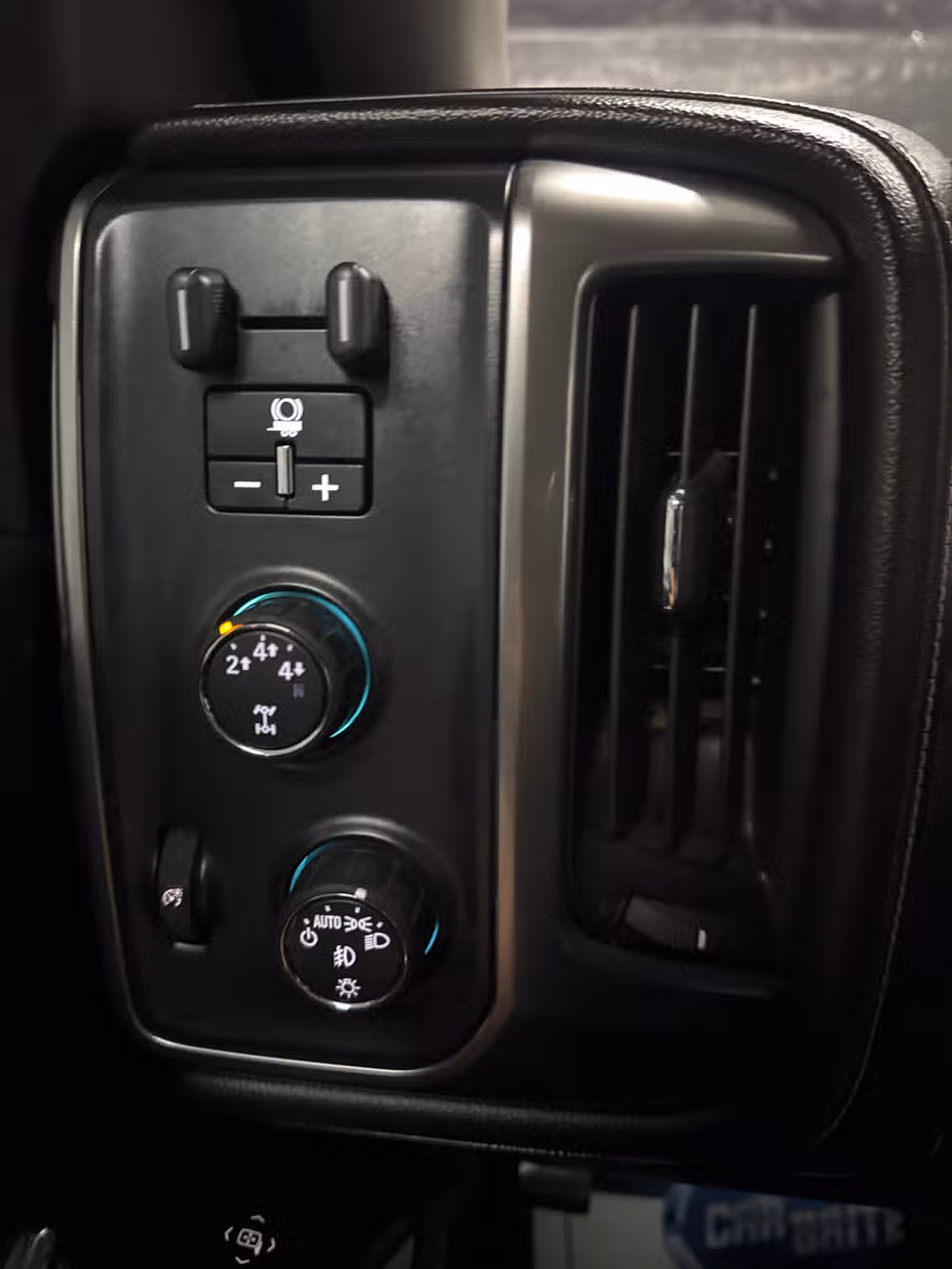 2015 Chevrolet Silverado 3500HD LTZ Crew Cab Image 14