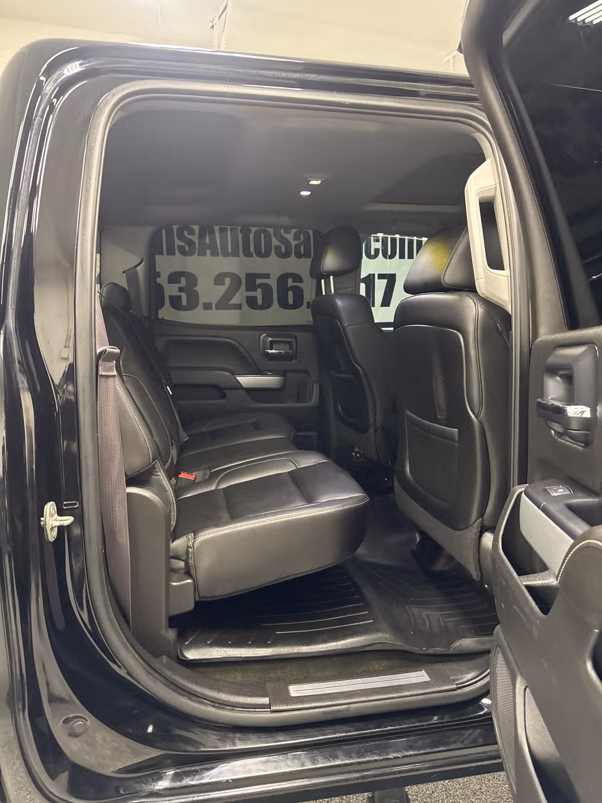 2015 Chevrolet Silverado 3500HD LTZ Crew Cab Image 11