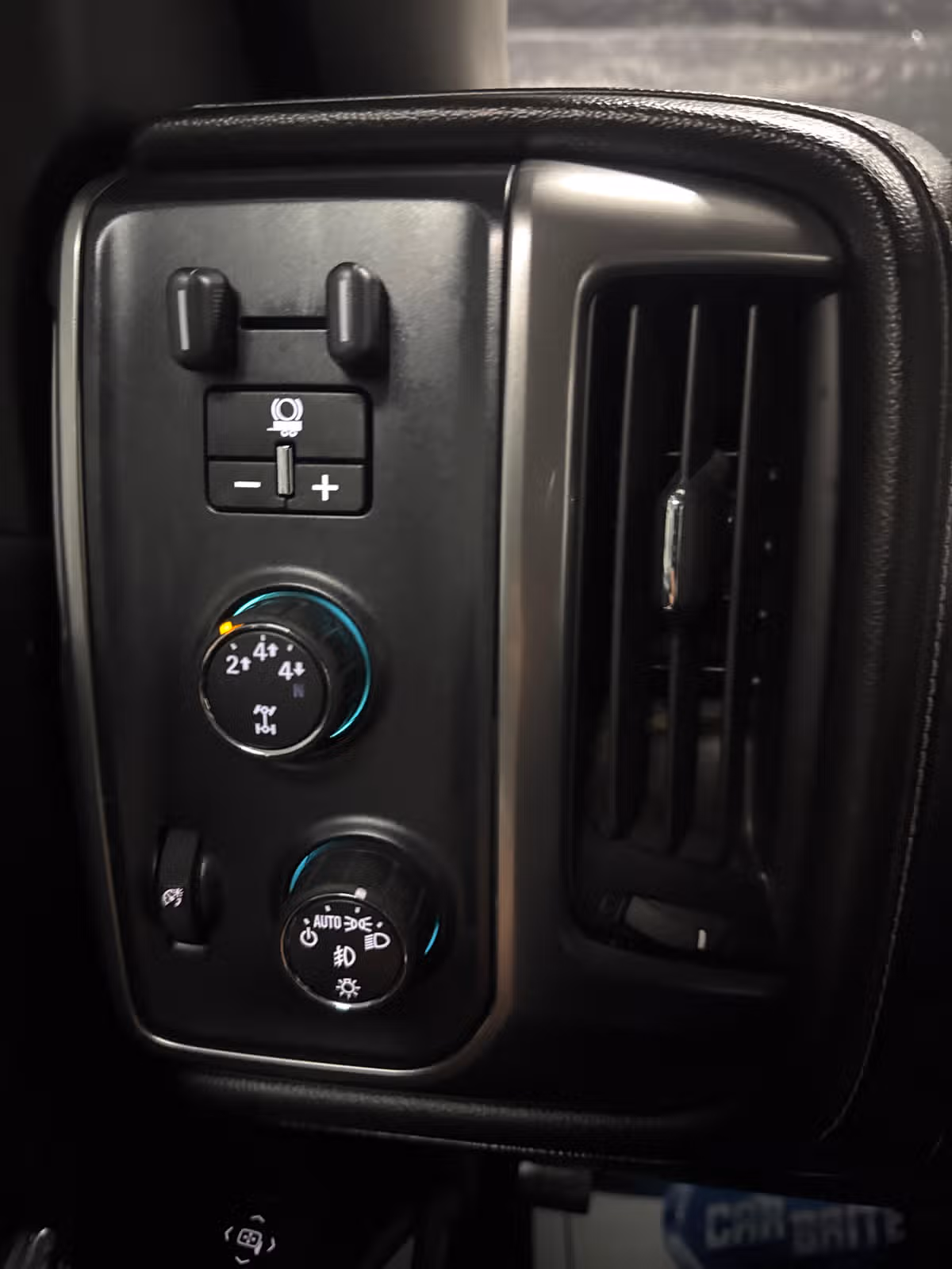 2015 Chevrolet Silverado 3500HD LTZ Crew Cab Image 14