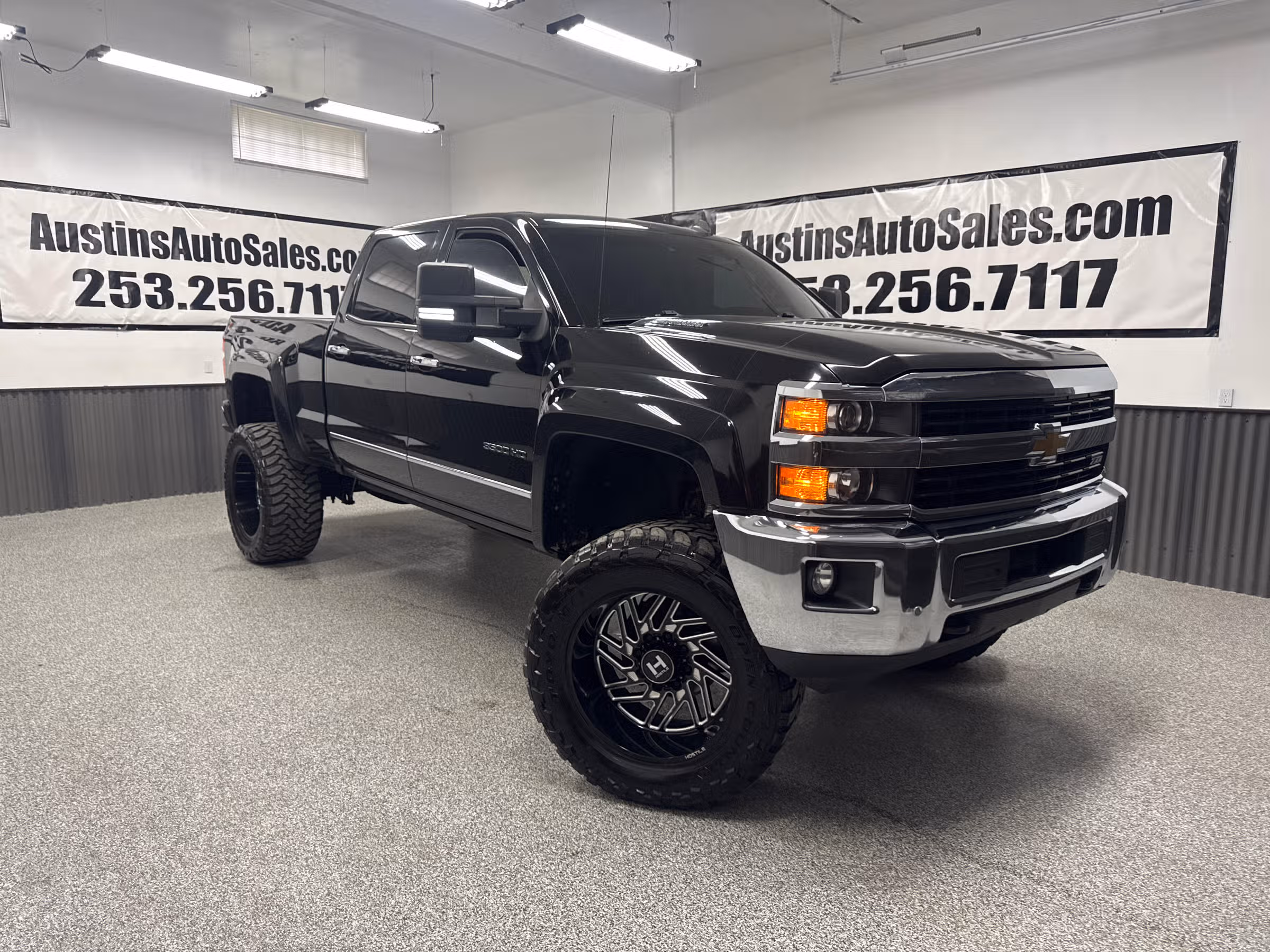 2015 Chevrolet Silverado 3500HD LTZ Crew Cab Image 1