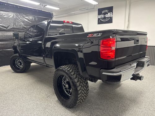 2015 Chevrolet Silverado 3500HD LTZ Crew Cab Lower Image 1