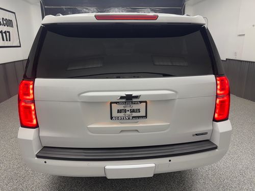 2018 Chevrolet Suburban Premier Lower Image 2