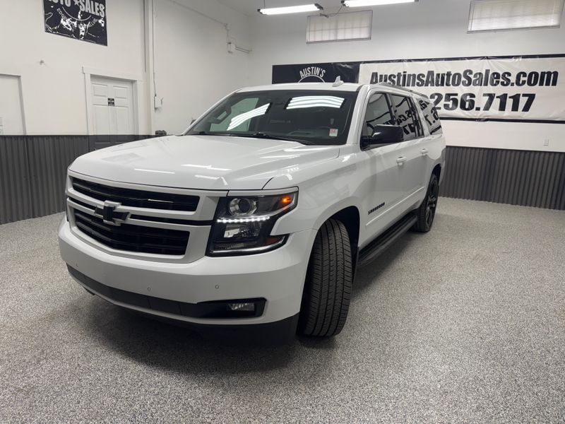 2018 Chevrolet Suburban Premier photo 2
