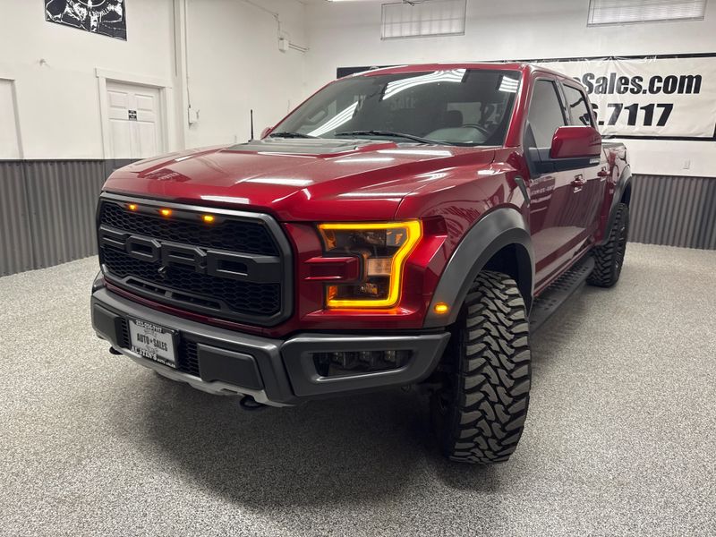 2018 Ford F-150 Raptor photo 2