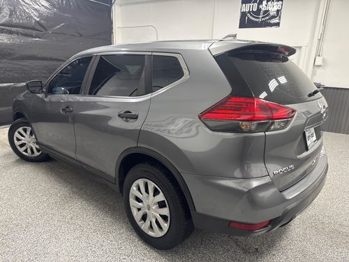 2017 Nissan Rogue S Crossover Lower Image 1