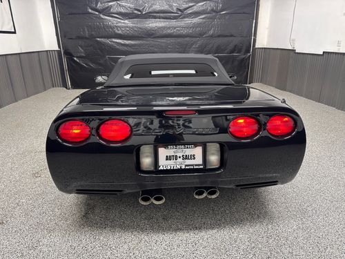 2003 Chevrolet Corvette Base Lower Image 2