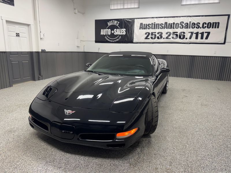 2003 Chevrolet Corvette Base photo 2