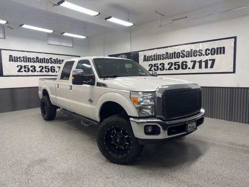 10786 - 2015 Ford F-350 Super Duty Platinum Crew Cab