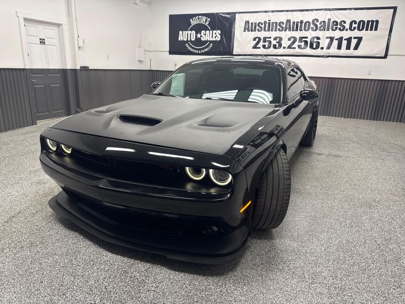 2016 Dodge Challenger R/T Upper Image 2