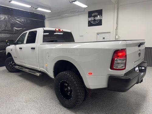 2019 Ram 3500 Tradesman Crew Cab Lower Image 1