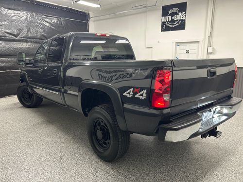 2004 Chevrolet Silverado 2500HD LT Crew Cab Lower Image 1