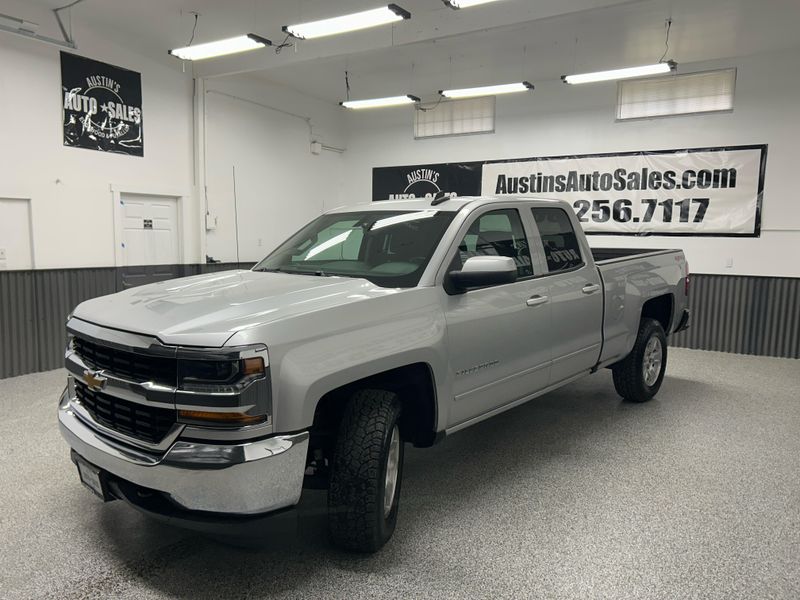 2019 Chevrolet Silverado 1500 LT photo 2