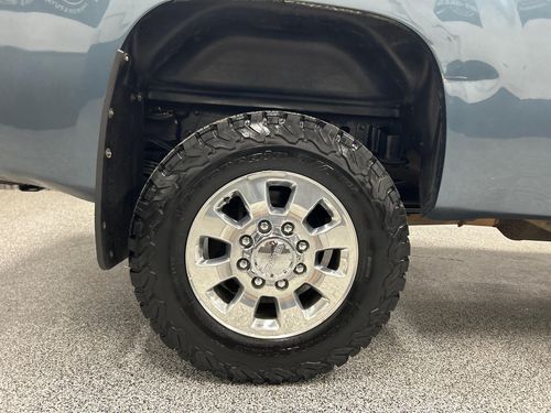 2011 GMC Sierra 3500HD SLT Crew Cab Lower Image 3