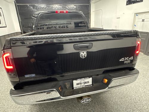 2009 Dodge Ram 2500 Laramie Mega Cab Lower Image 2