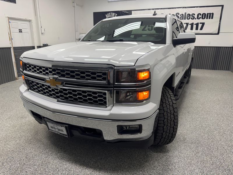 2015 Chevrolet Silverado 1500 LT photo 2