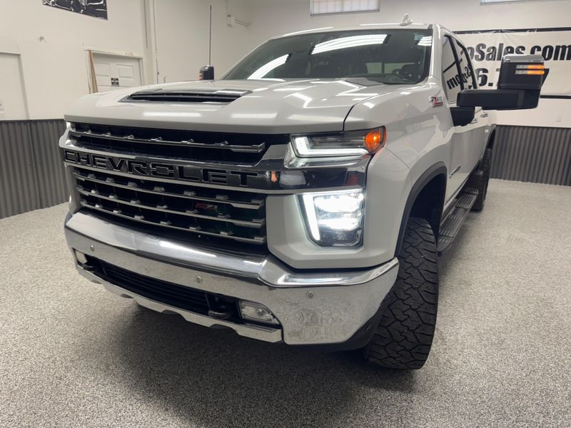 2020 Chevrolet Silverado 2500HD LTZ Crew Cab Upper Image 2