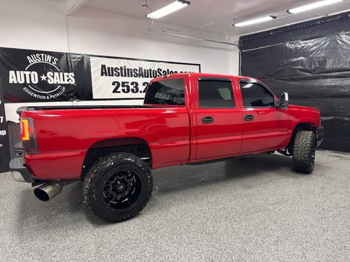 2004 Chevrolet Silverado 2500HD LT Crew Cab Lower Image 3