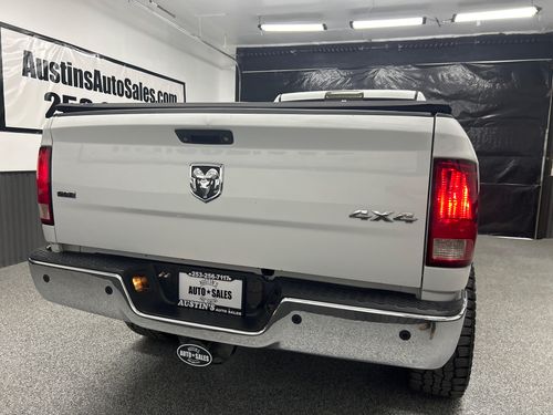 2014 Ram 3500 SLT Crew Cab Lower Image 2