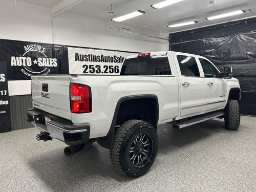 2017 GMC Sierra 3500HD SLT Crew Cab Lower Image 3