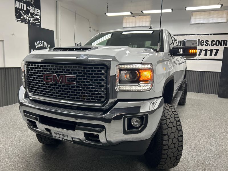 2017 Gmc Sierra SLT photo 2