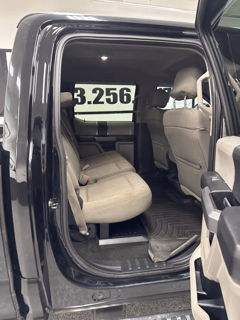 2017 Ford F-350 Super Duty XLT Crew Cab Image 11