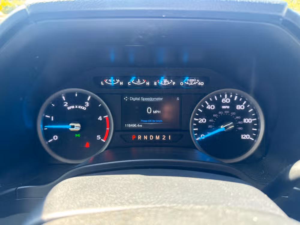 2017 Ford F-350 Super Duty XLT Crew Cab Image 16