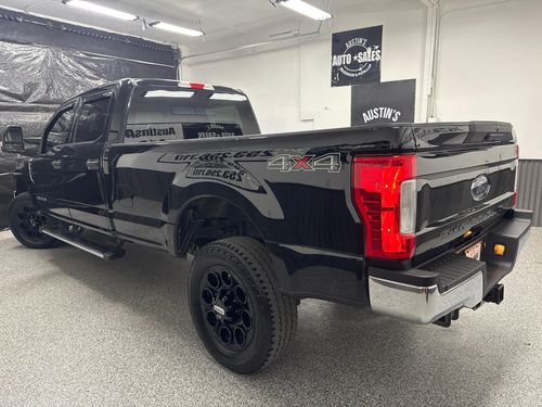 2017 Ford F-350 Super Duty XLT Crew Cab Lower Image 1