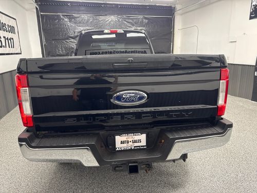 2017 Ford F-350 Super Duty XLT Crew Cab Lower Image 2