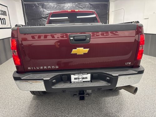 2013 Chevrolet Silverado 2500HD LTZ Crew Cab Lower Image 2