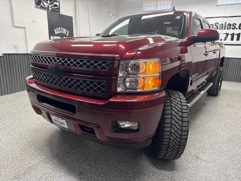 2013 Chevrolet Silverado 2500HD LTZ photo 2