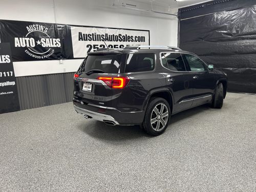2018 GMC Acadia Denali Lower Image 3