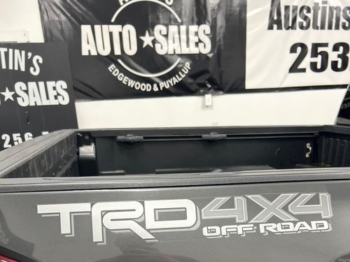 2017 Toyota Tacoma TRD Off-Road Double Cab Lower Image 1