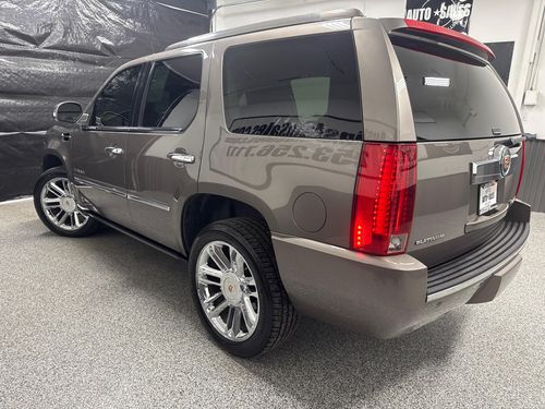 2014 Cadillac Escalade Platinum Lower Image 1